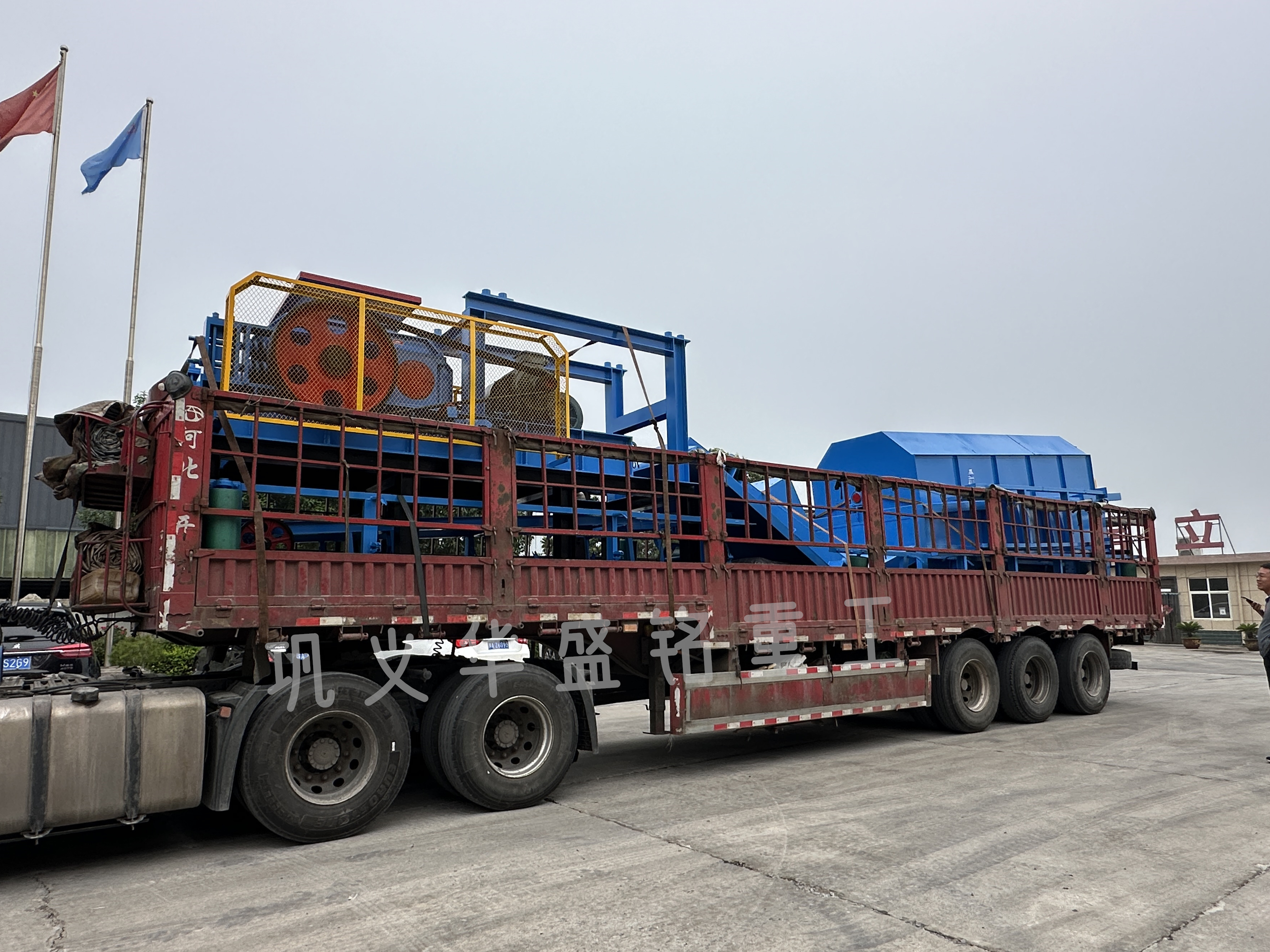 公路瀝青翻挖料破碎篩分機(jī),瀝青再生設(shè)備型號(hào),廢舊路面破碎機(jī)價(jià)格,柔性雙齒輥式破碎機(jī)廠(chǎng)家 